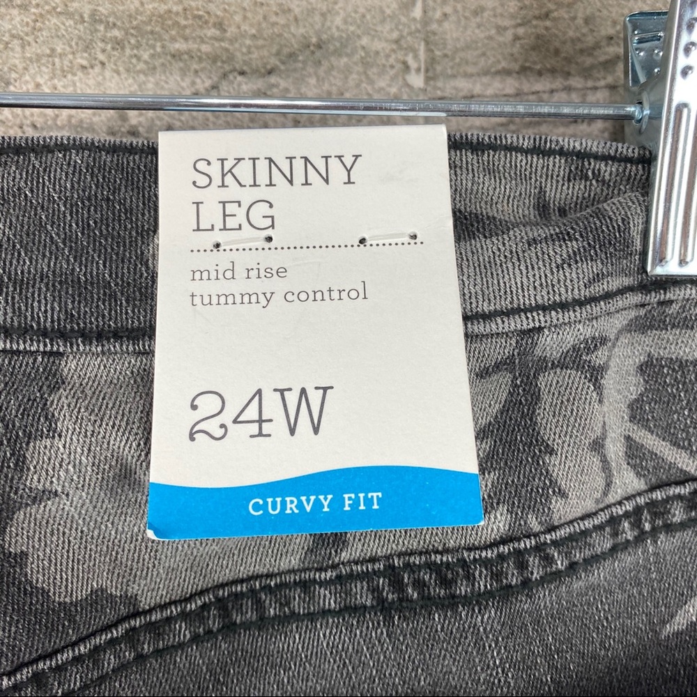 Style & Co Calla Lily Denim Mid-Rise Skinny Jeans - Picture 7 of 10